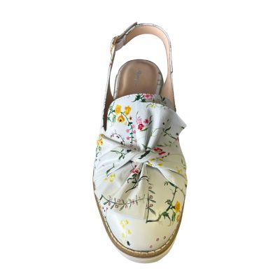 Django & Juliette Olissas White Women's Sling Sandals