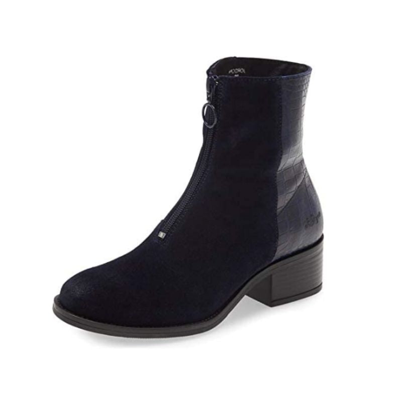 Navy blue 2024 suede chelsea boots